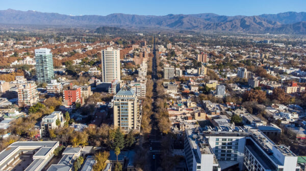 mendoza, entre cumbres y bodegas