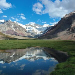 mendoza, entre cumbres y bodegas