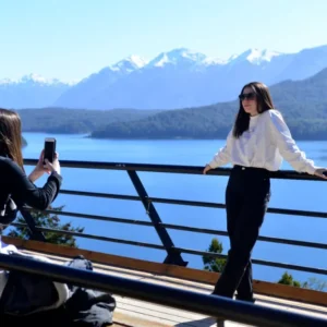 bariloche & esquel con tulipanes